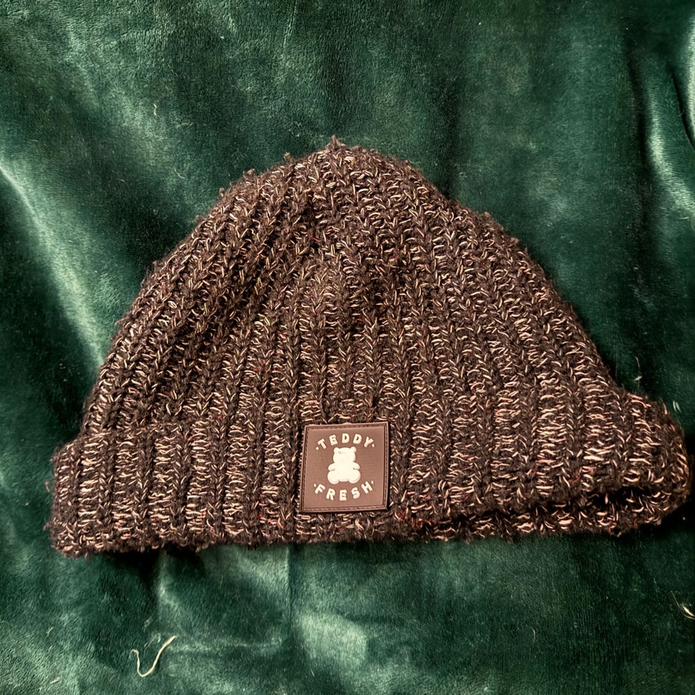 Teddy Fresh Beanie - Grey & Black